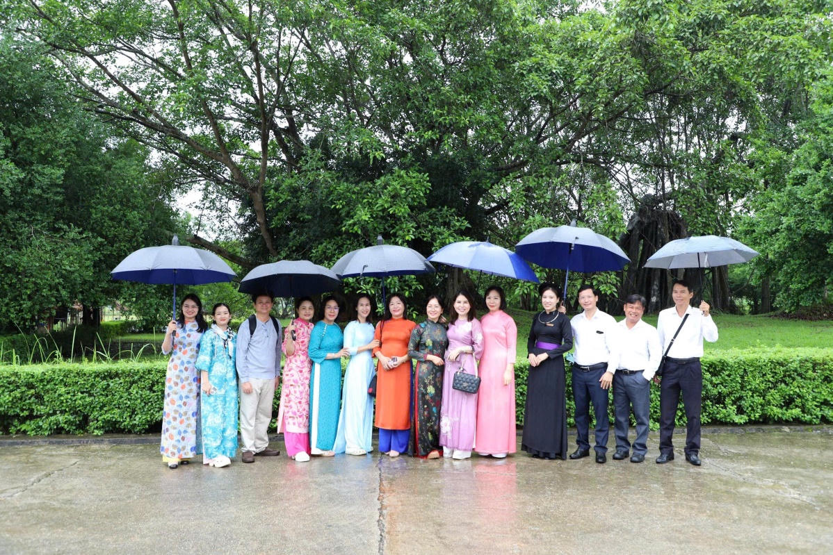 Sở Tư pháp Bình Thuận báo công và dâng hương tại Khu Di tích lịch sử Bộ Tư pháp 