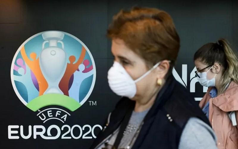 Sân vận động của Budapest chật kín khán giả và bài học cho du lịch Việt