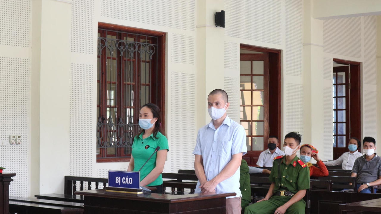 Nghệ An: Xót xa cha nghèo bán bò, đùm cơm đi tìm con gái bị bán sang xứ người