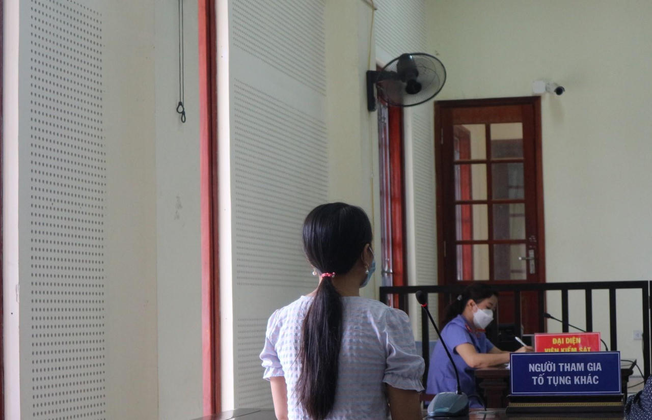 Nghệ An: Xót xa cha nghèo bán bò, đùm cơm đi tìm con gái bị bán sang xứ người