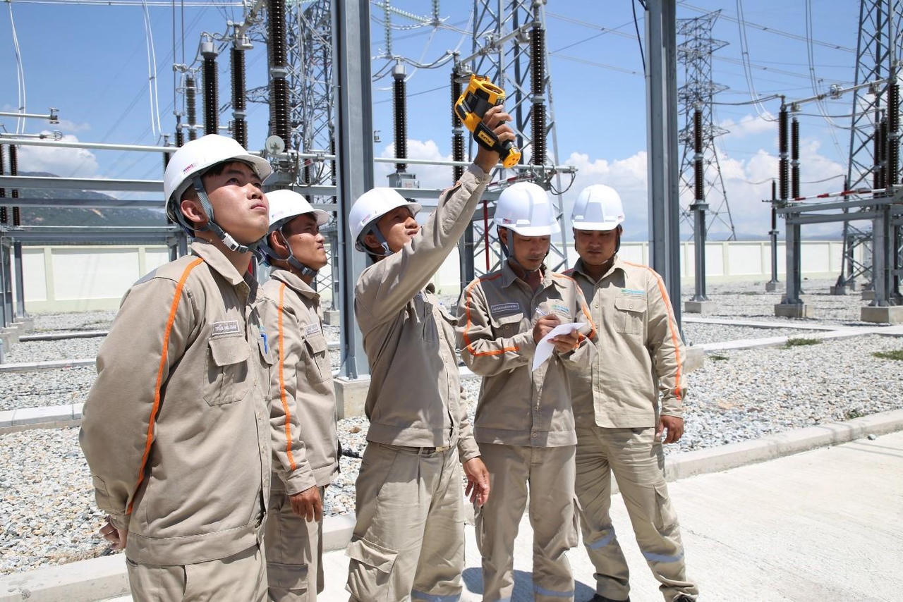 BIM Group hoàn thành Tổ hợp năng lượng tái tạo kết hợp sản xuất muối lớn nhất Việt Nam