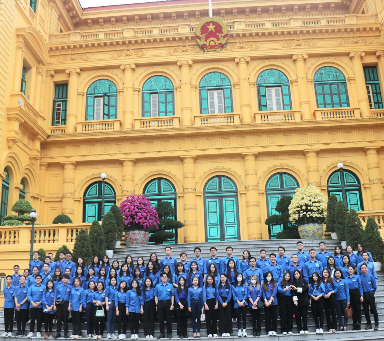 Tuổi trẻ Bộ Tư pháp báo công dâng Bác 