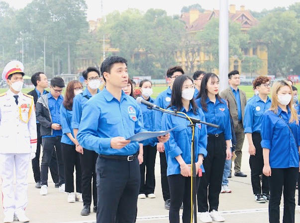 Tuổi trẻ Bộ Tư pháp báo công dâng Bác 