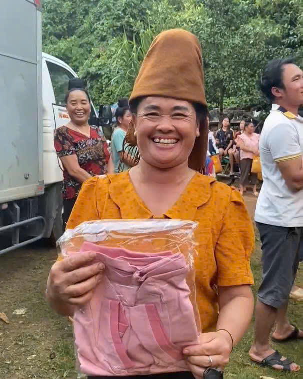 YODY 'thần tốc' hỗ trợ 25.000 sản phẩm cho bà con vùng bão lũ