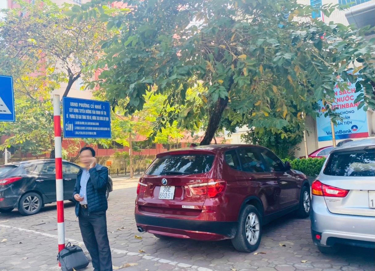 Người Hà Nội 'quên' đeo khẩu trang giữa lúc F0 'tăng chóng mặt'