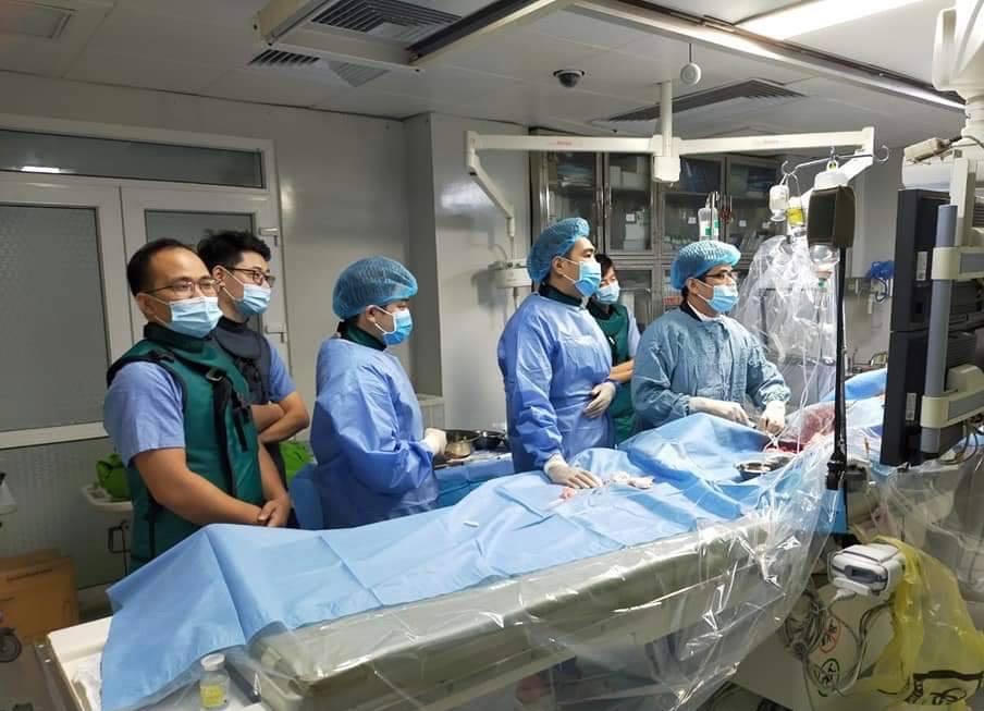 Cứu sống người đàn ông vỡ túi phình mạch máu não