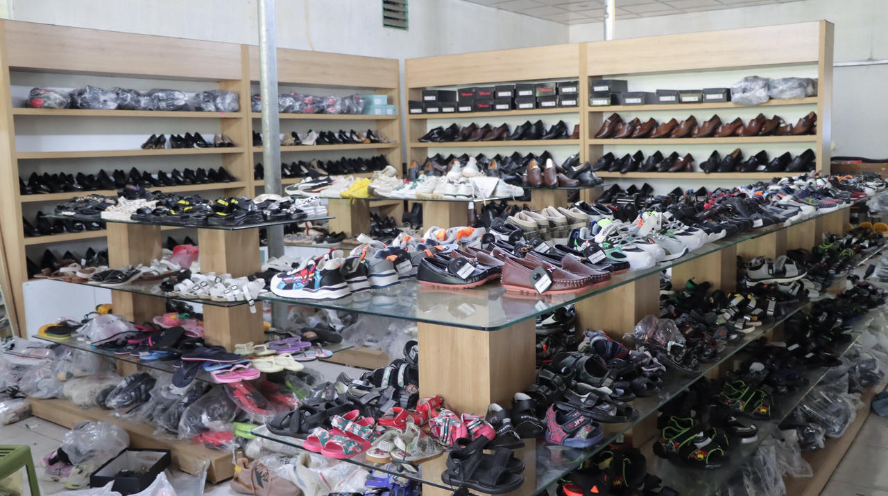 Phát hiện tổng kho hàng nhái chuyên bán online lớn nhất Tuyên Quang