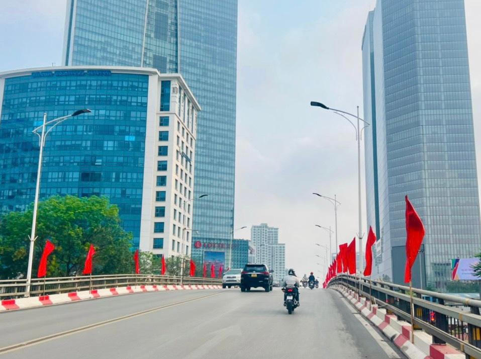 Hà Nội rực rỡ mừng kỷ niệm 68 năm Giải phóng Thủ đô