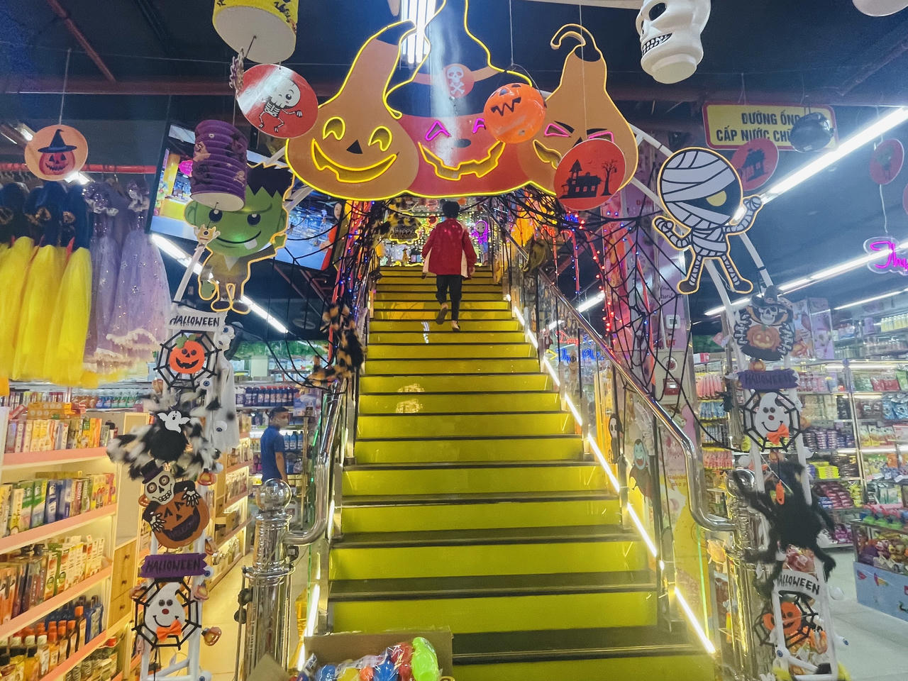 Sôi động thị trường Halloween