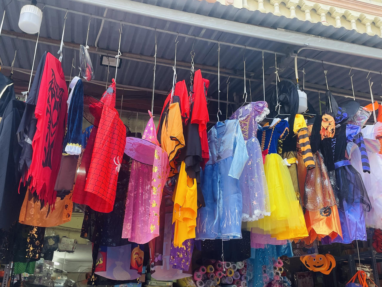 Sôi động thị trường Halloween