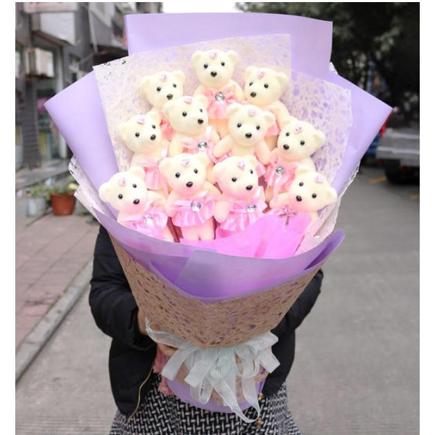 Thú vị với những bó hoa 20/10 "độc nhất vô nhị"