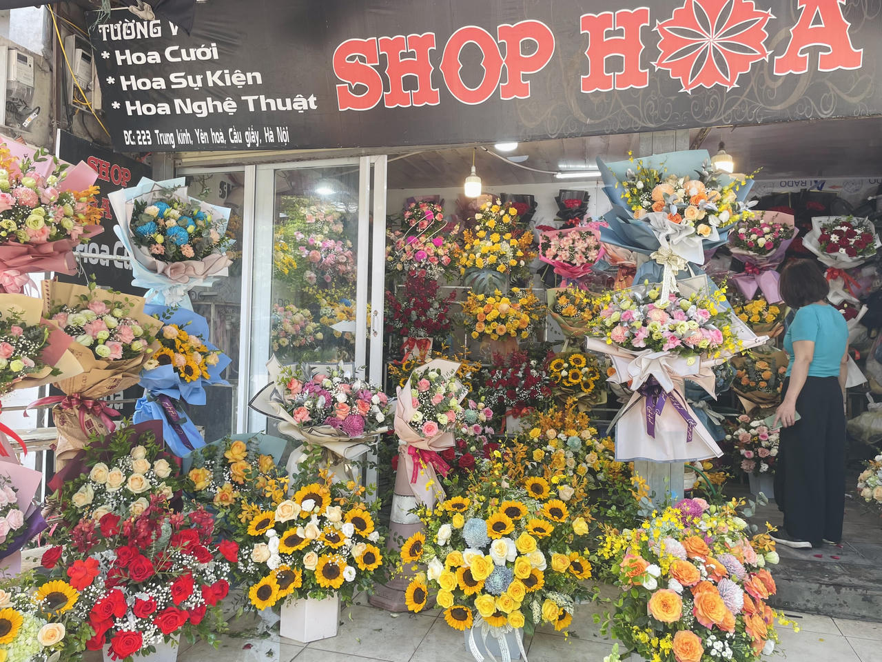 Hoa tươi 20/10 tăng giá gấp đôi ngày thường