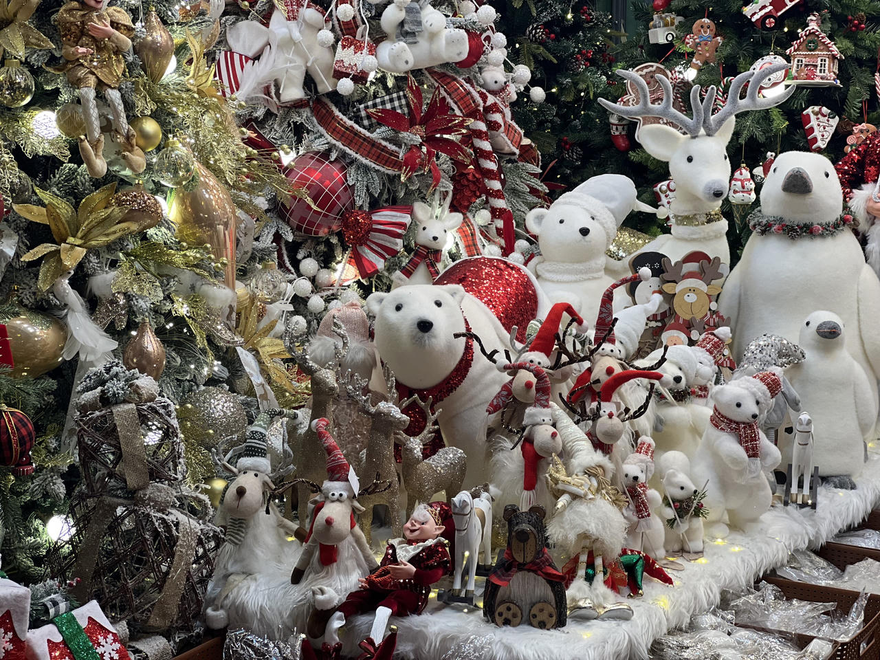 Thị trường Giáng sinh sôi động sớm