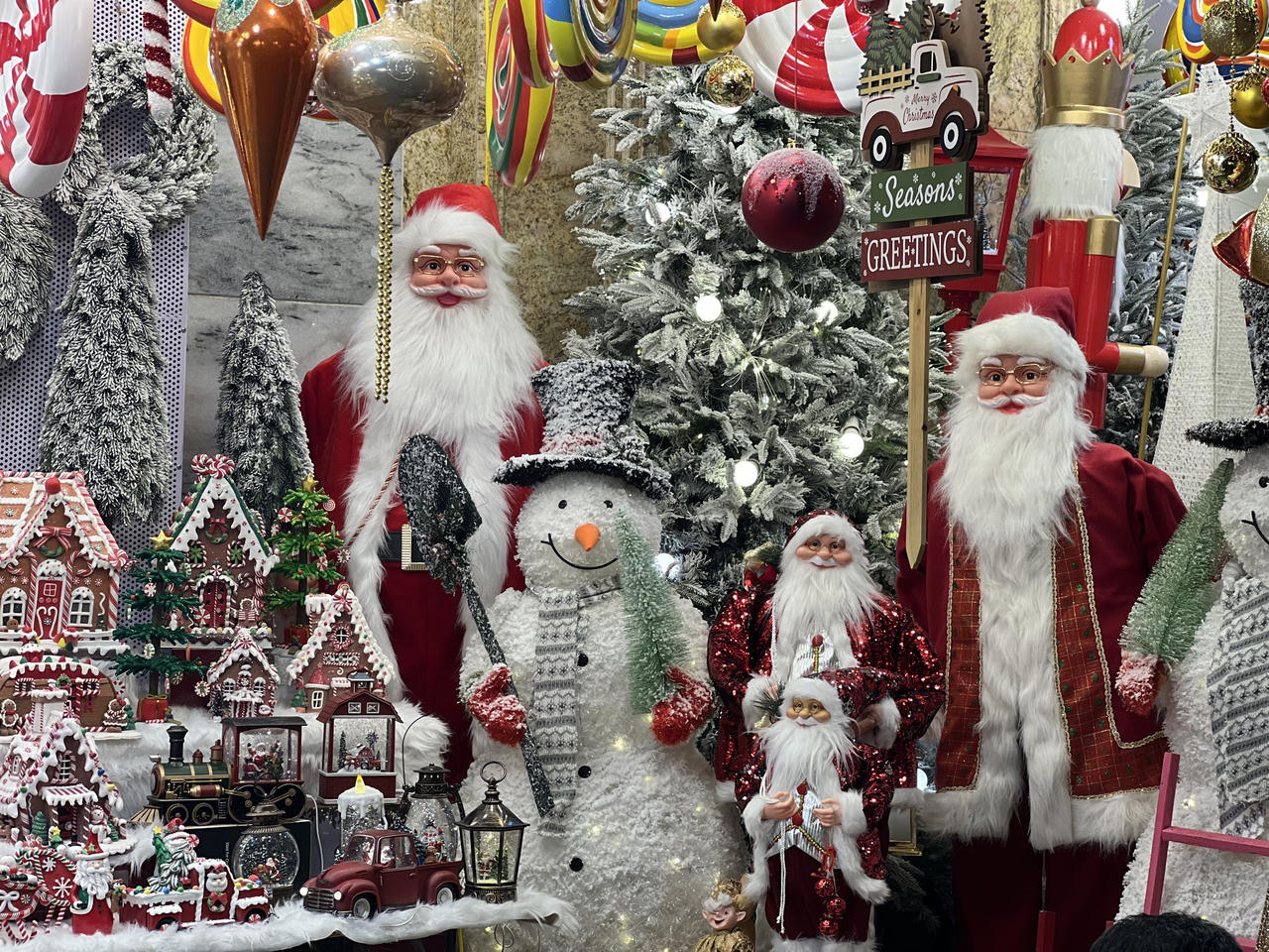 Thị trường Giáng sinh sôi động sớm