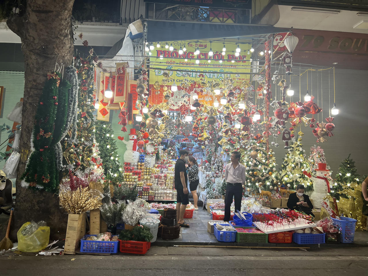 Thị trường Giáng sinh sôi động sớm
