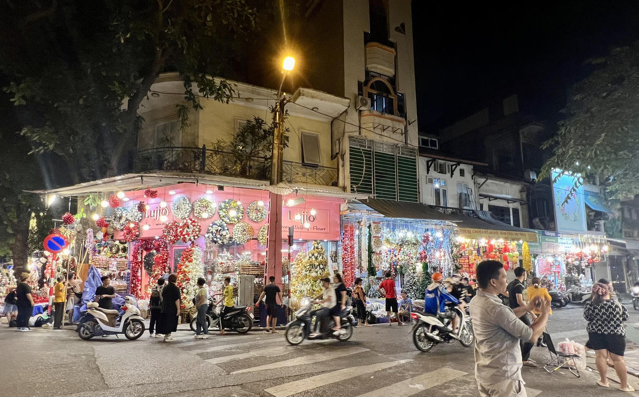 Thị trường Giáng sinh sôi động sớm