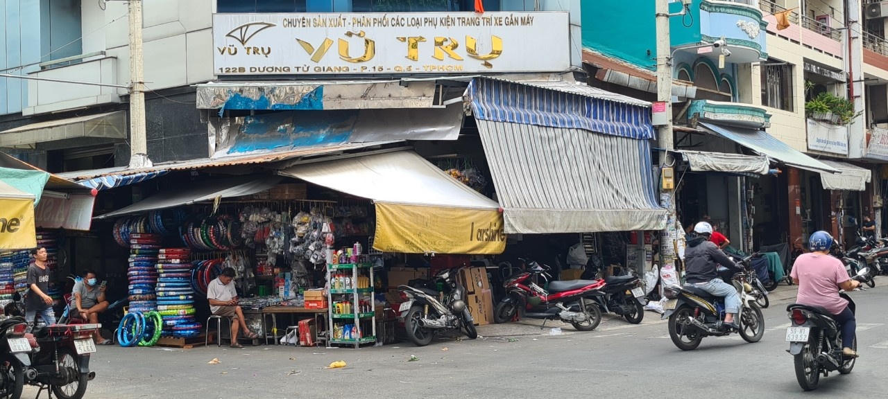 Phát hiện hàng chục nghìn sản phẩm phụ tùng xe máy nghi giả mạo