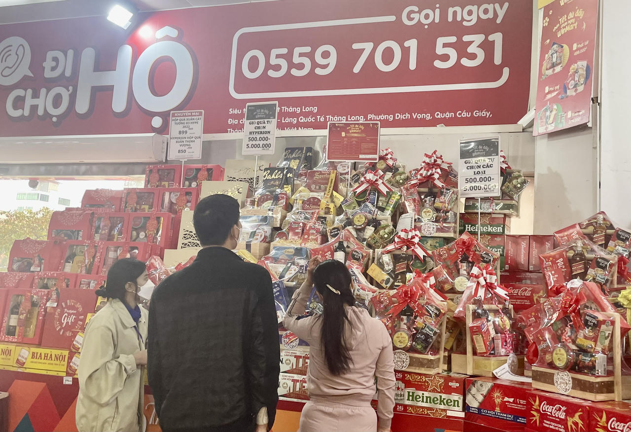 Hàng hóa dồi dào, khuyến mãi sâu dịp Tết Nguyên Đán 2023