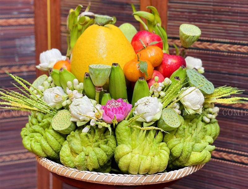 Mâm hoa quả cúng Rằm tháng Giêng giá tiền triệu hút khách