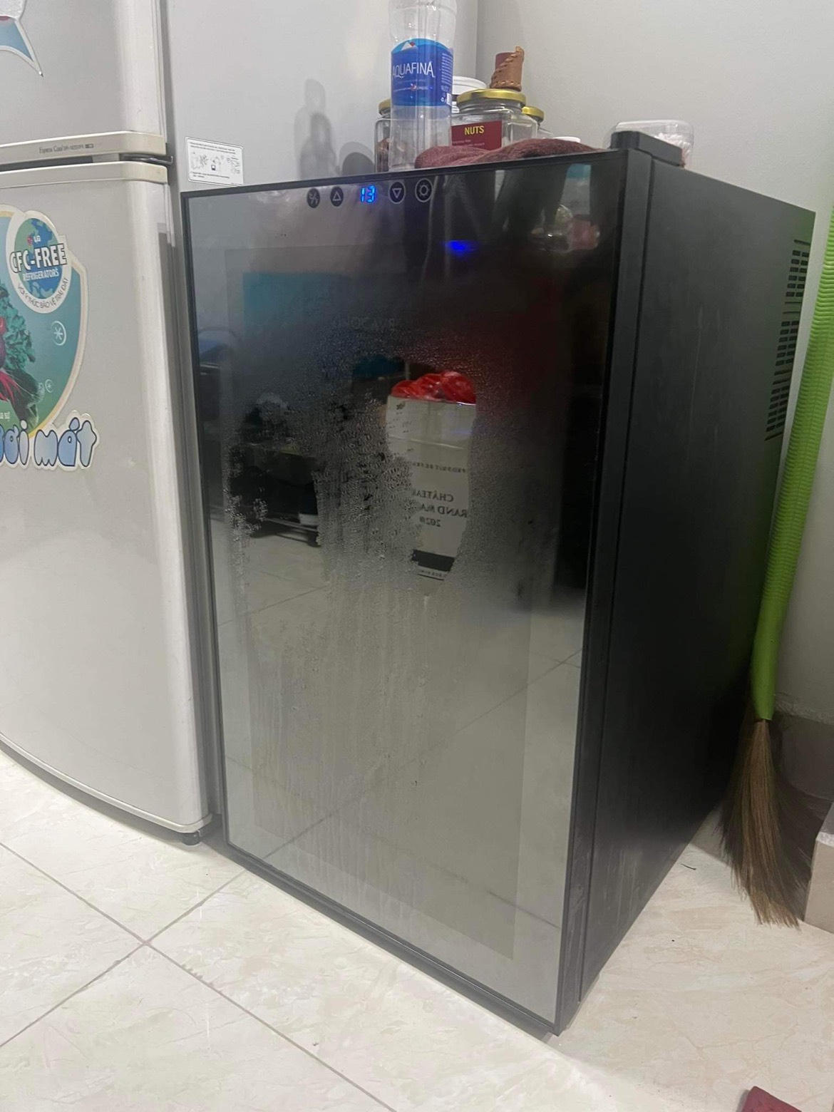 Người Hà Nội 'vật lộn' với trời nồm