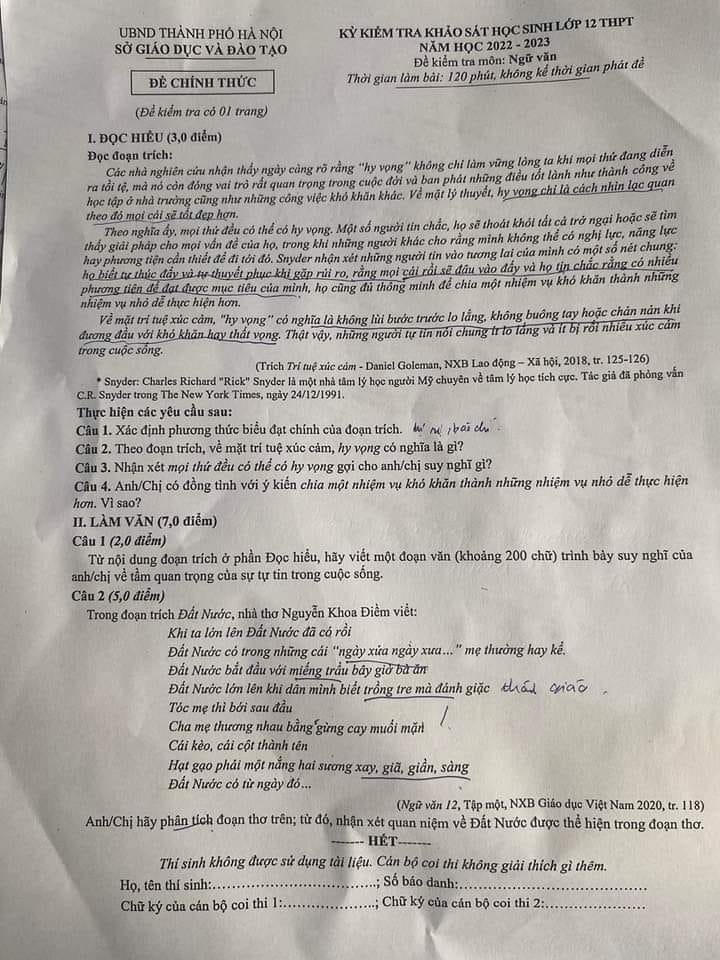Đề thi khảo sát học sinh lớp 12 Hà Nội môn Ngữ Văn và Toán 