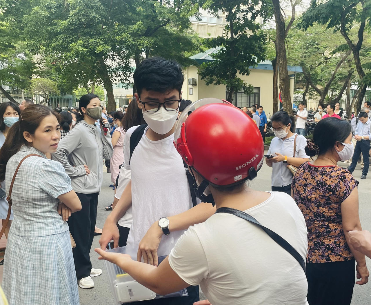 Hơn 6.000 sĩ tử bước vào kỳ thi lớp 10 chuyên đầu tiên tại Hà Nội