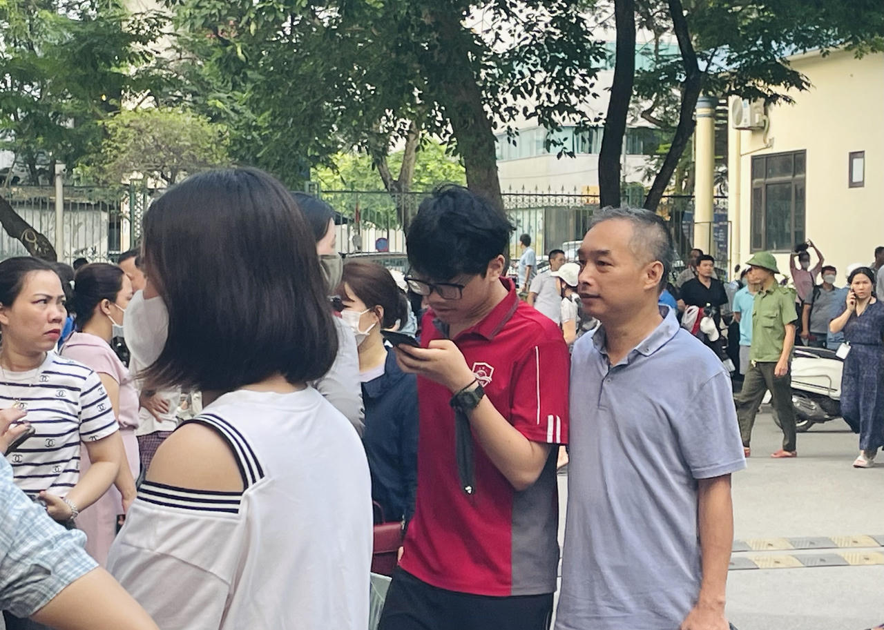 Hơn 6.000 sĩ tử bước vào kỳ thi lớp 10 chuyên đầu tiên tại Hà Nội