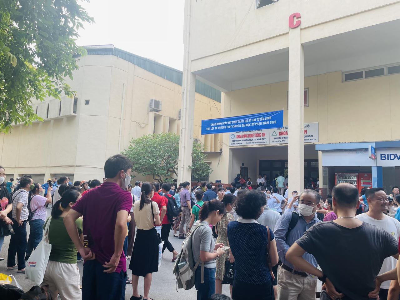 Hơn 6.000 sĩ tử bước vào kỳ thi lớp 10 chuyên đầu tiên tại Hà Nội