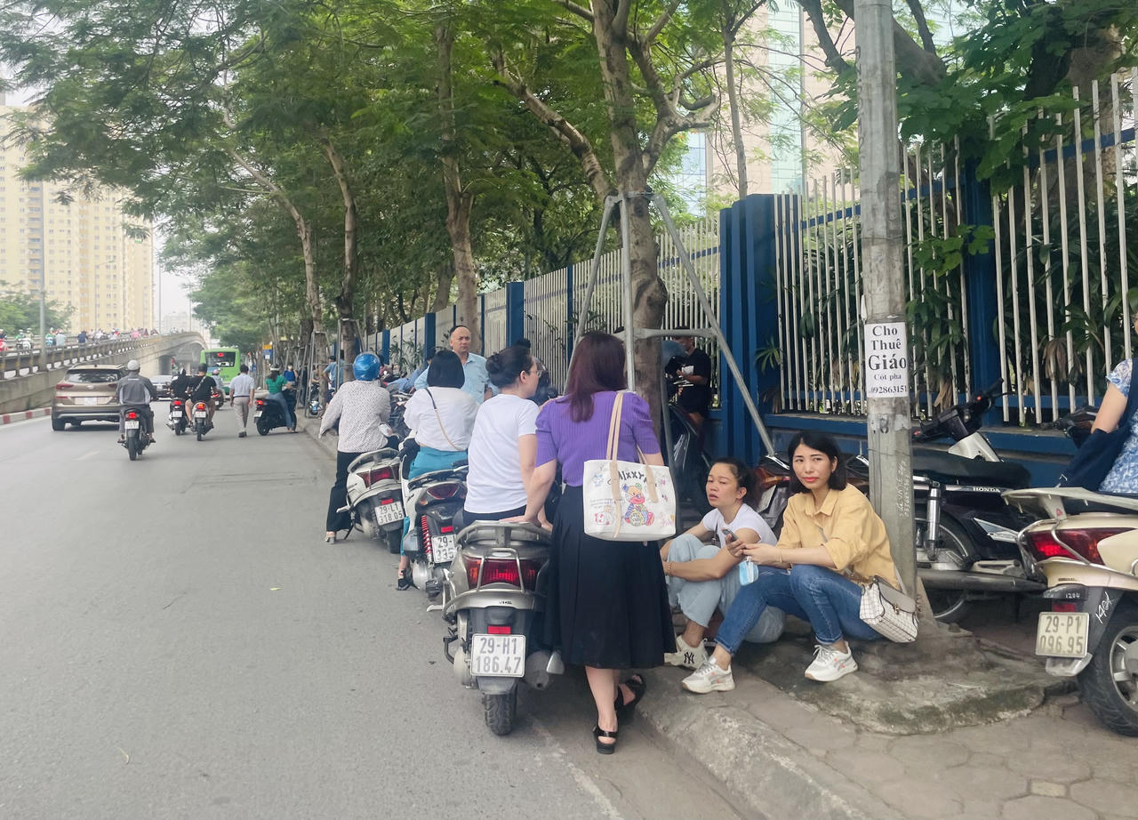 Hơn 100.000 thí sinh Hà Nội bước vào môn thi đầu tiên tranh suất vào 10 công lập
