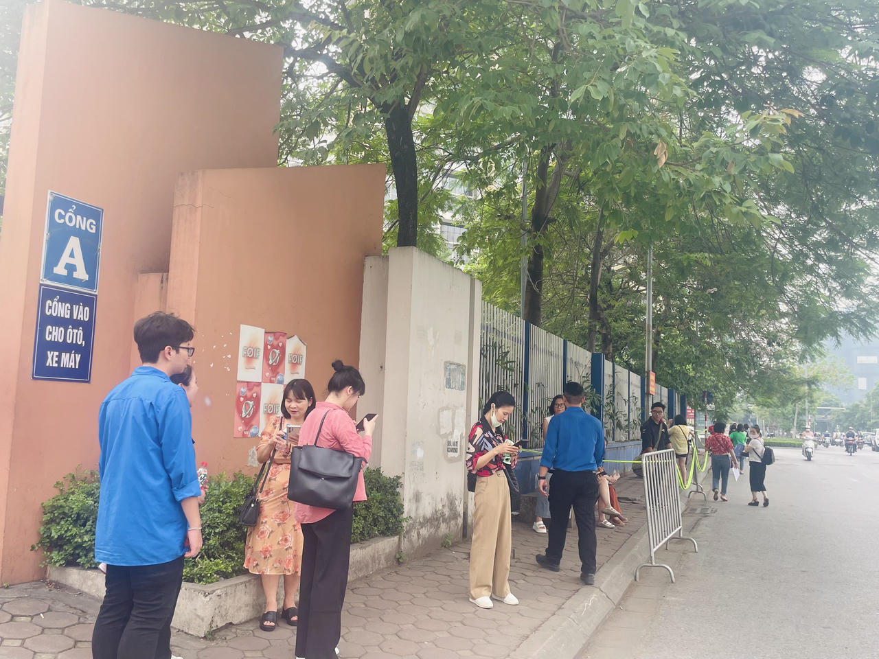 Hơn 100.000 thí sinh Hà Nội bước vào môn thi đầu tiên tranh suất vào 10 công lập