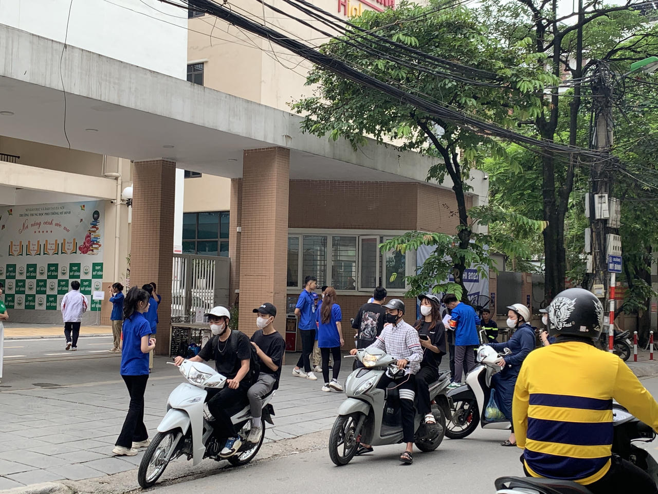 Hơn 1 triệu thí sinh cả nước làm thủ tục thi tốt nghiệp THPT