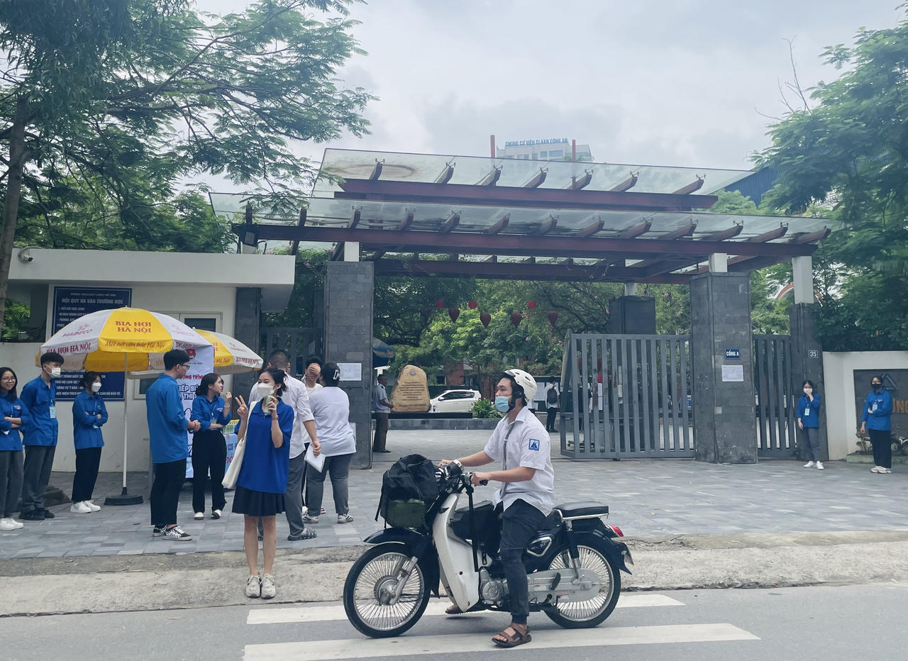 Hơn 1 triệu thí sinh cả nước làm thủ tục thi tốt nghiệp THPT