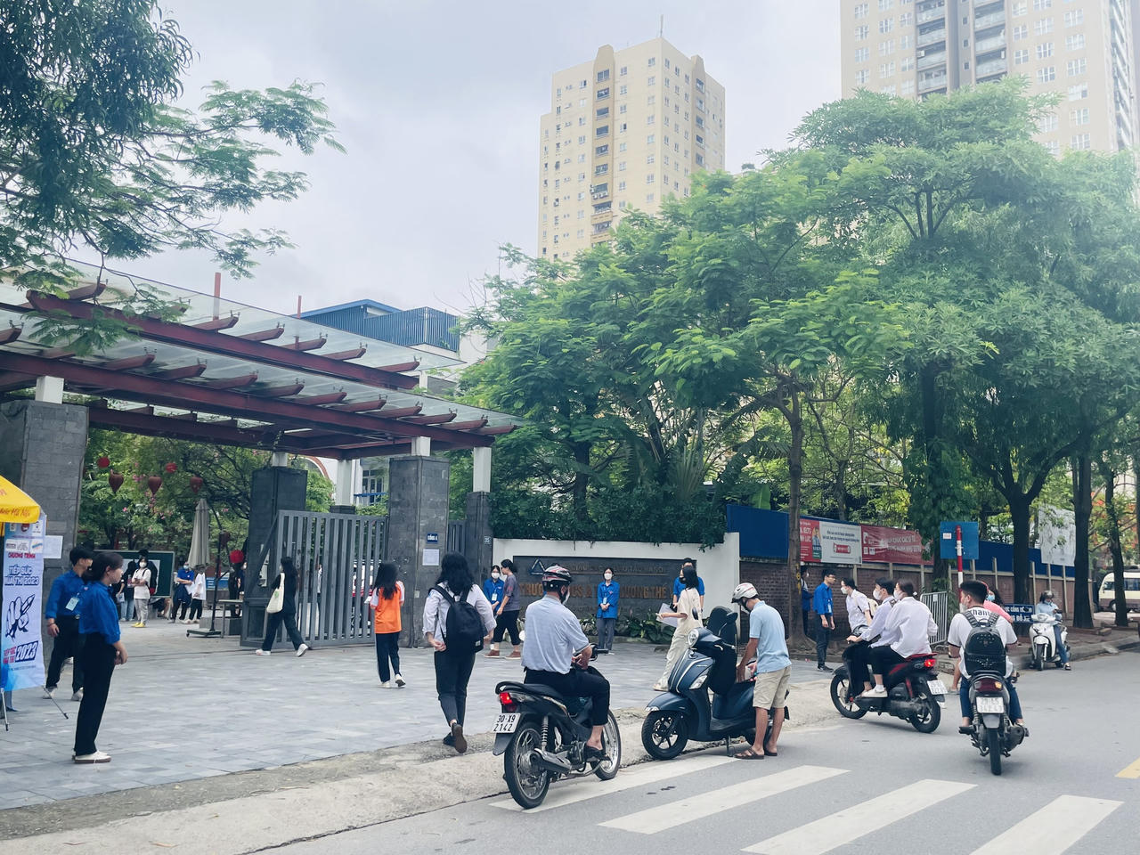 Hơn 1 triệu thí sinh cả nước làm thủ tục thi tốt nghiệp THPT