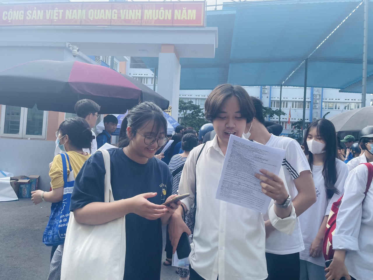 Hoàn thành môn cuối cùng thi tốt nghiệp THPT, dự đoán 'mưa' điểm 10