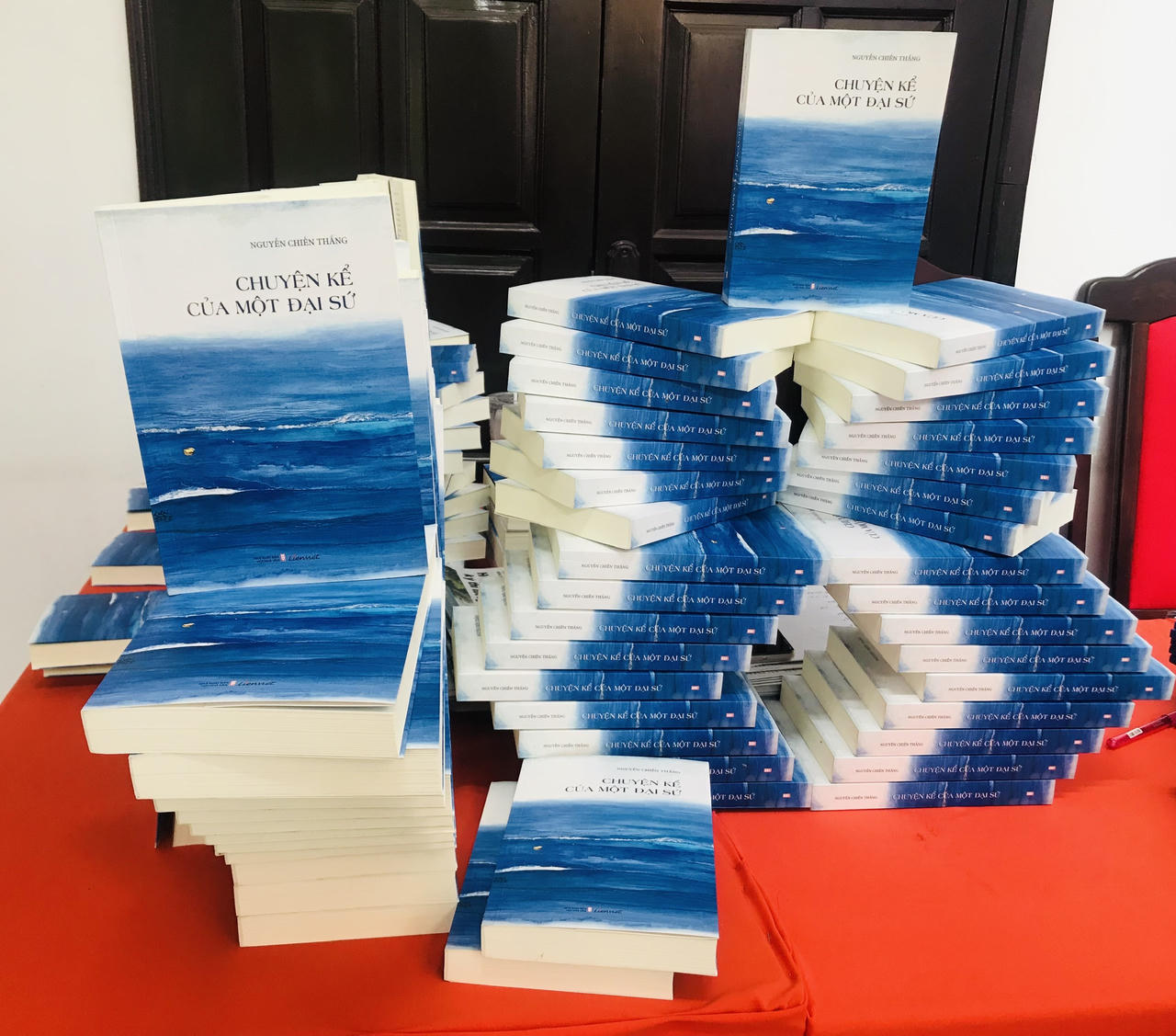 “Chuyện kể của một đại sứ”- những câu chuyện đối ngoại thú vị