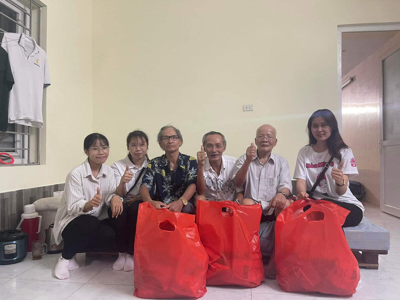 Hà Nội: Gen Z mang mái ấm đến người vô gia cư