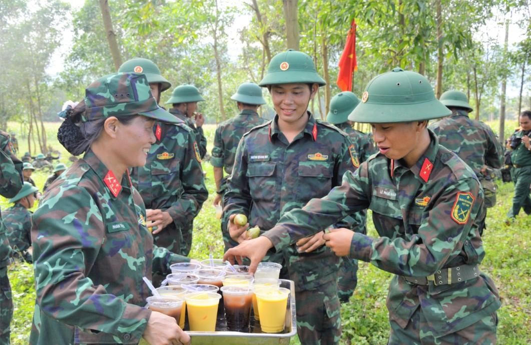 Bảo đảm sức khỏe bộ đội mùa nắng nóng