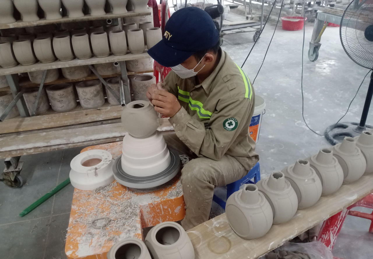 Nghệ nhân dành nửa cuộc đời vực dậy nghề gốm cổ