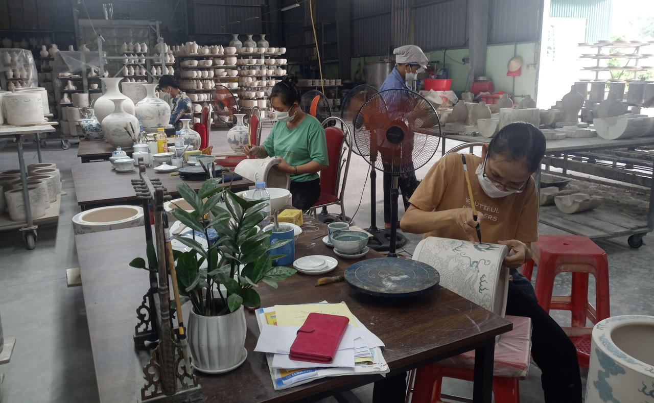 Nghệ nhân dành nửa cuộc đời vực dậy nghề gốm cổ