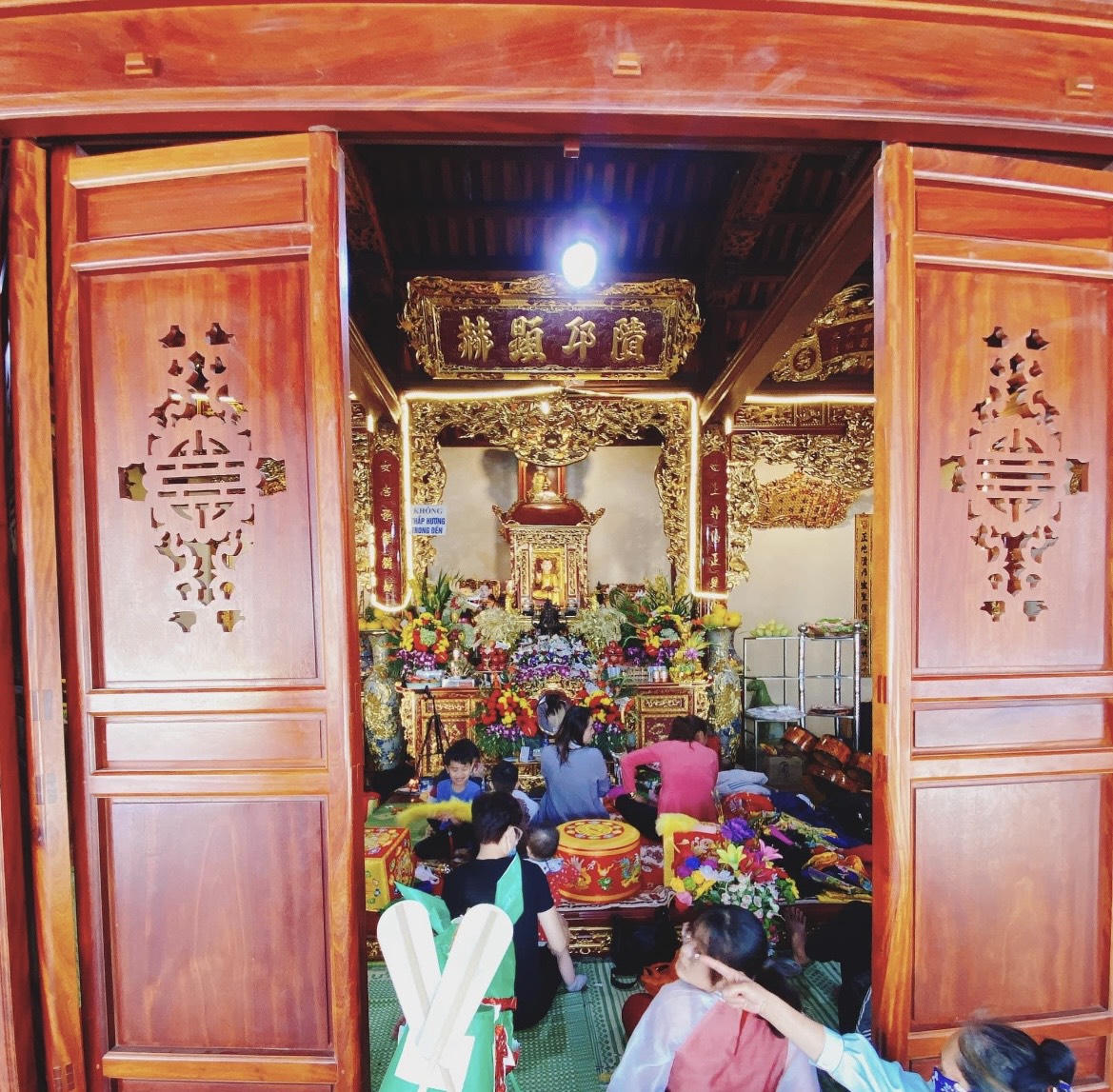 Ly kỳ chuyện Phủ Đồi Ngang