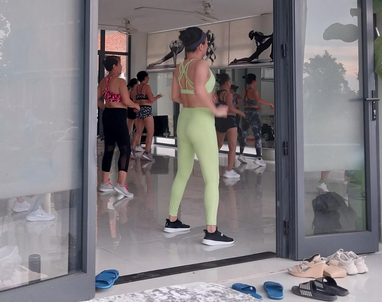 Bãi giữ xe, phòng tập… tại Học viện Âm nhạc Huế 