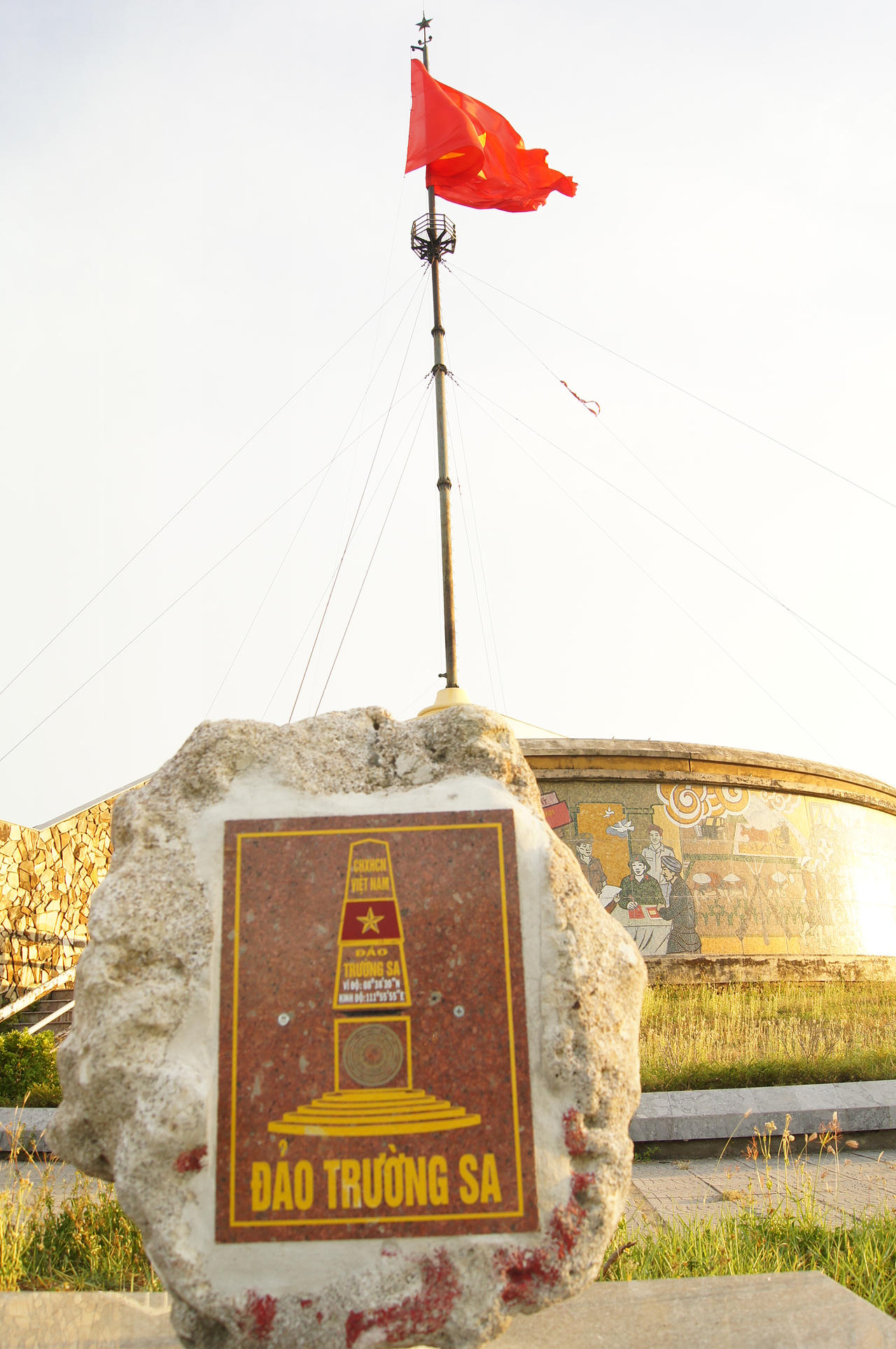 Cờ Tổ quốc tung bay khắp mọi miền