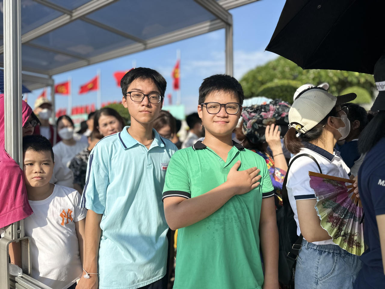 Xúc động hình ảnh hàng vạn người xếp hàng vào Lăng viếng Bác sáng 2/9