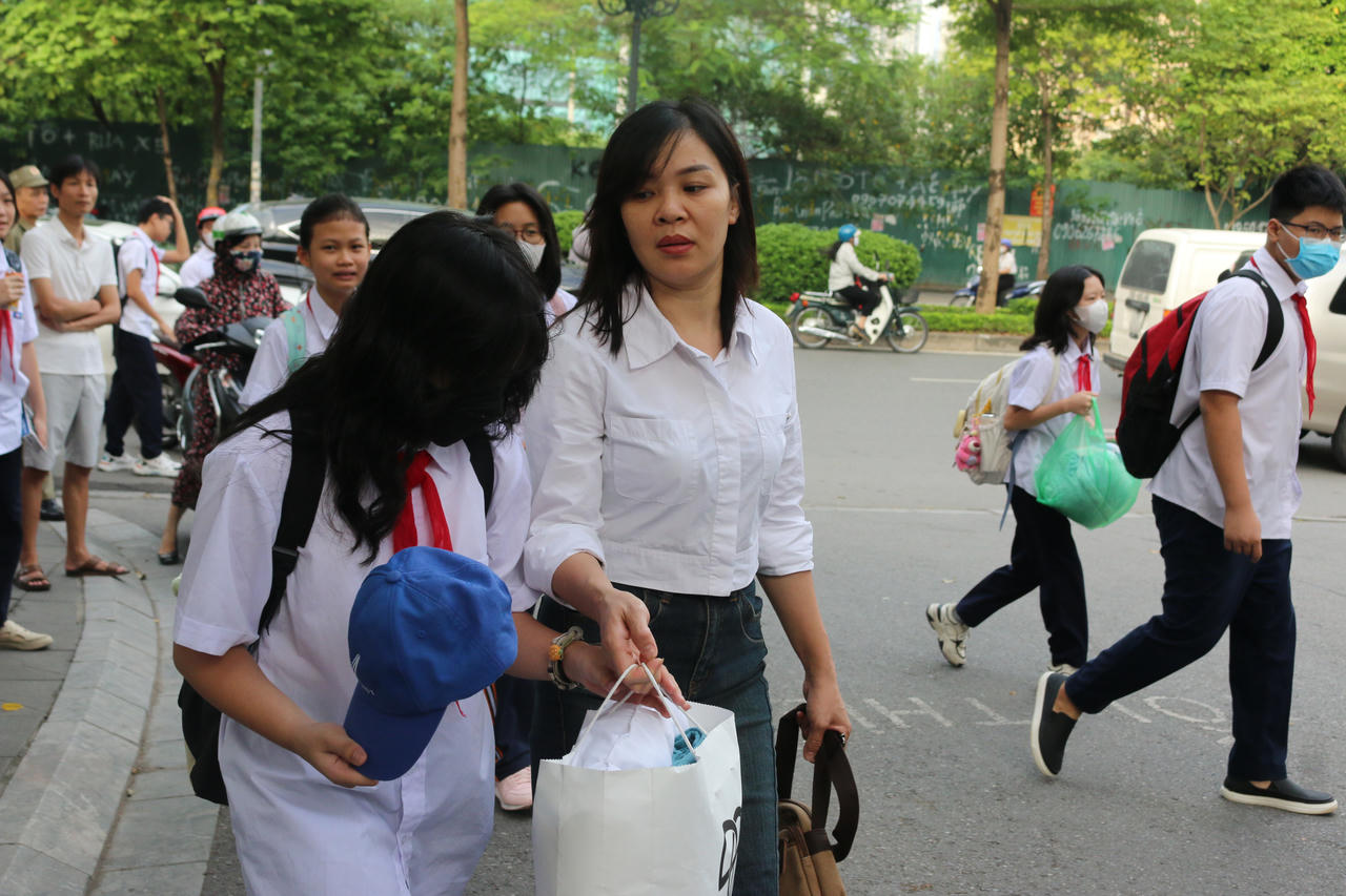 Học sinh Hà Nội phấn khởi, rạng rỡ trong Ngày hội đến trường