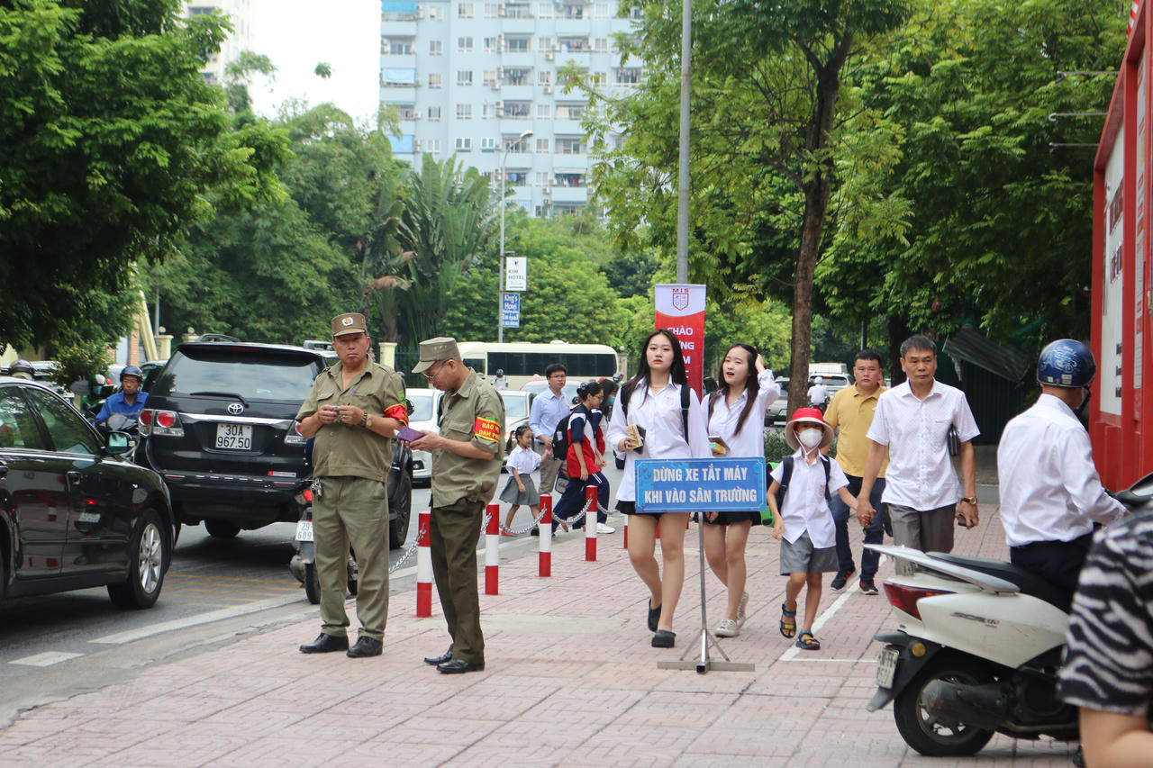 Học sinh Hà Nội phấn khởi, rạng rỡ trong Ngày hội đến trường