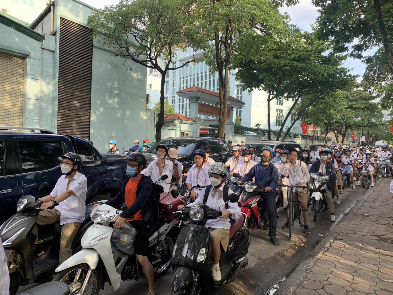 Học sinh Hà Nội phấn khởi, rạng rỡ trong Ngày hội đến trường