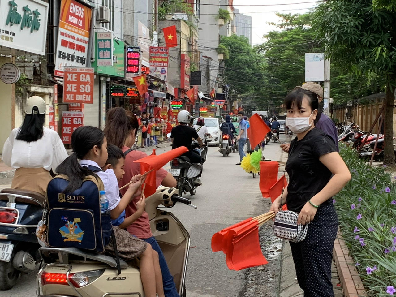 Học sinh Hà Nội phấn khởi, rạng rỡ trong Ngày hội đến trường