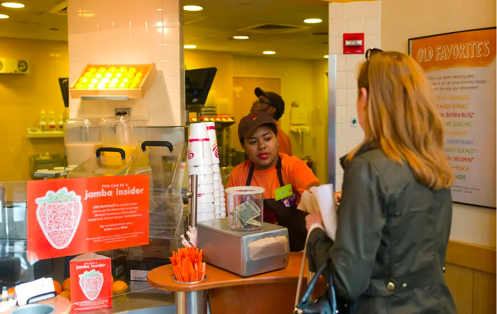 Nhiều áp lực 'đè nặng' sinh viên đại học trên thế giới