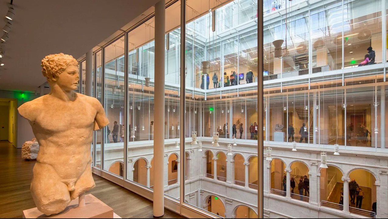 Học người Mỹ làm du lịch từ các trường đại học danh giá