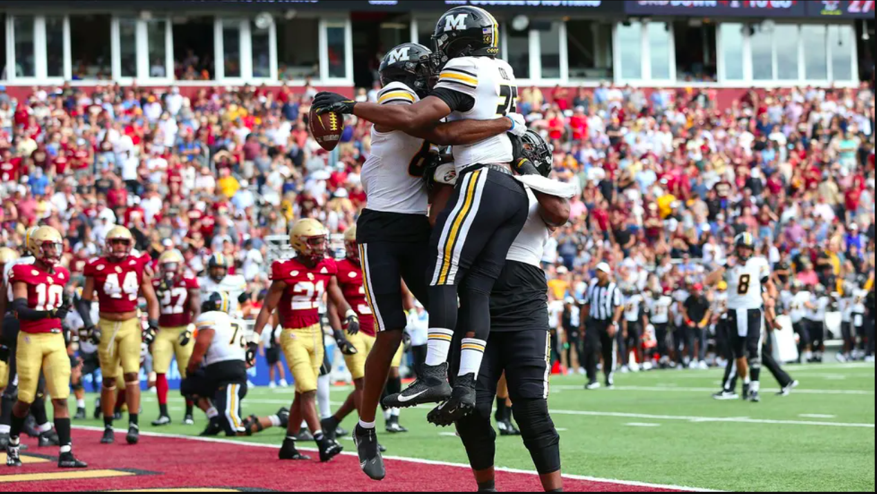 Học người Mỹ làm du lịch từ các trường đại học danh giá